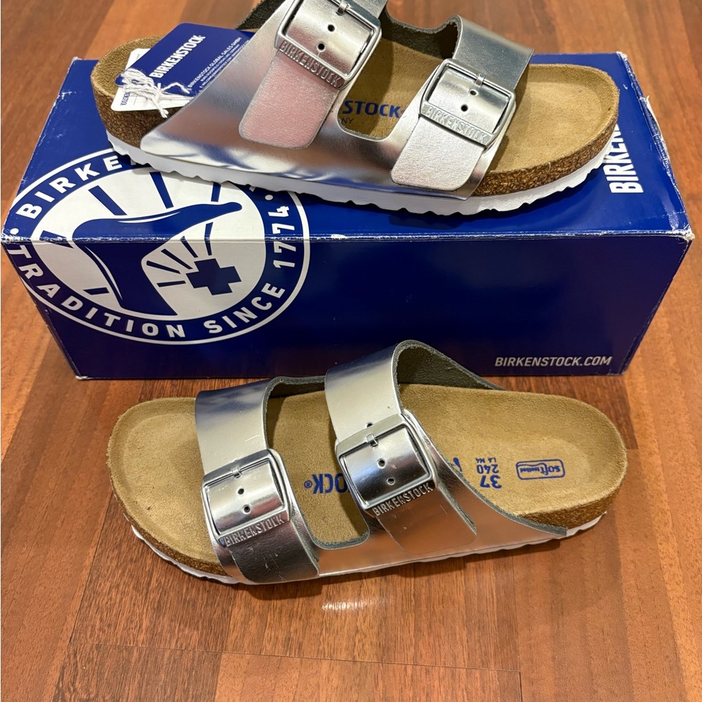 Birkenstock Arizona Silver Sandals New In Box size 6